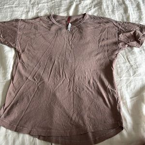 Le Bon Shoppe Tshirt - size small. Mushroom brown color